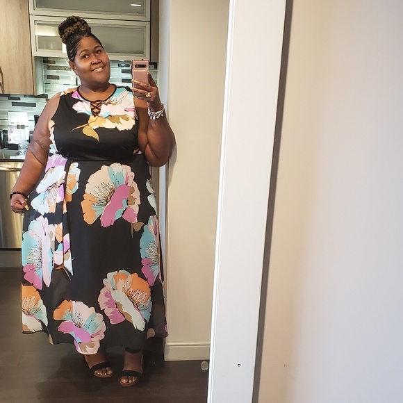 Meet Your Posher, Dionne 🤗 - Picture 2 of 8